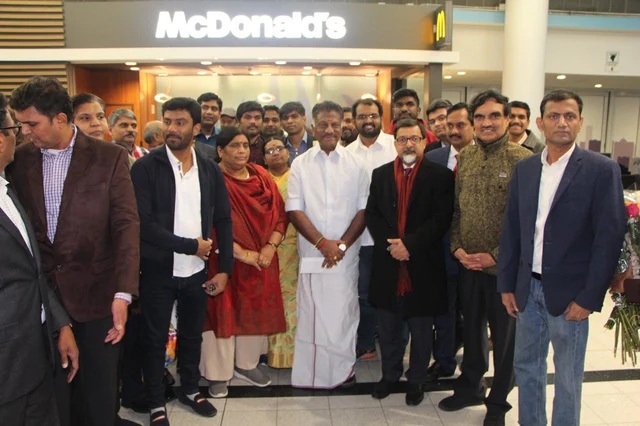 அமெரிக்காவில் ஓ.பி.எஸ்.