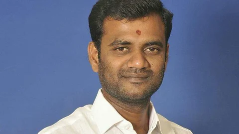 தினேஷ்