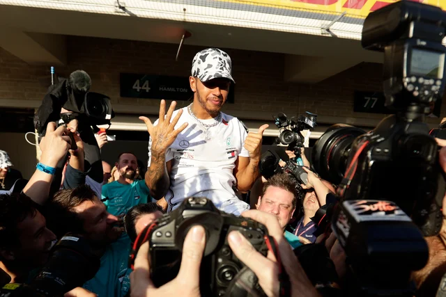 F1 சாம்பியன் ஹாமில்ட்டன்