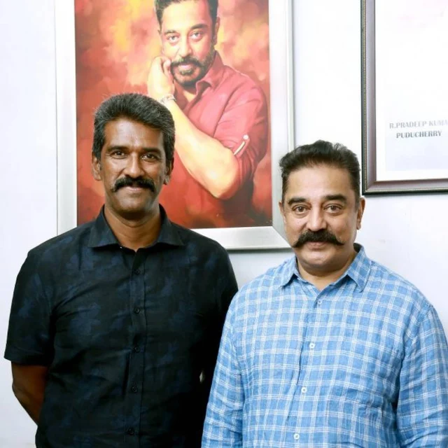 மக்கள் நீதி மய்யத்தின் துணைத் தலைவர் மகேந்திரனுடன் கமல்