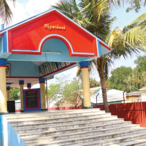 மேலவளவு நினைவிடம்