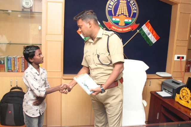 தோழன் உயிரைக் காப்பாற்றிய சிறுவன் வடிவேலன்