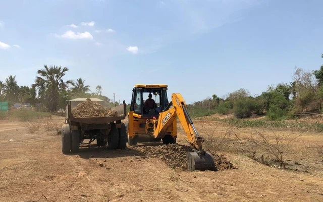 தூர்வாரும் பணி