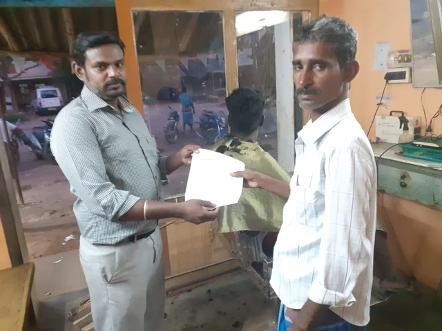 கோரிக்கை நோட்டீஸ் கொடுக்கும் ஆசிரியர்