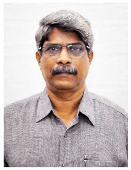 பதிவாளர் ஶ்ரீனிவாசன்