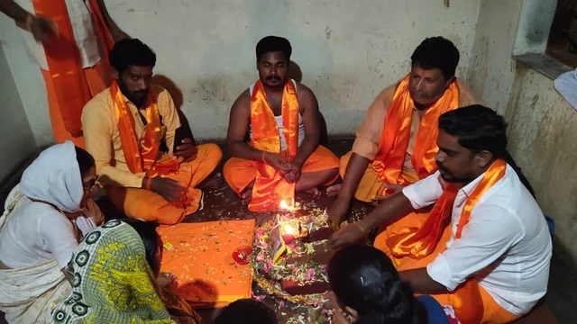 அயோத்தி ராமர் கோயில் கட்ட செங்கல் பூஜை