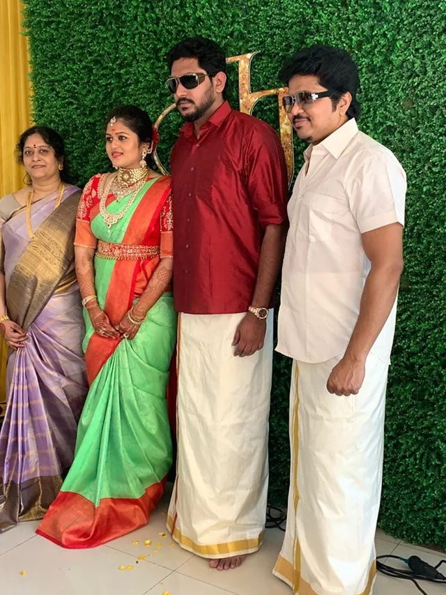 நிச்சயதார்த்தத்தில்