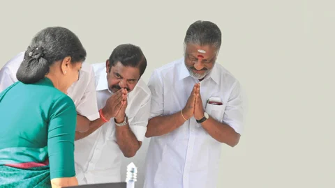 சசிகலா, எடப்பாடி பழனிசாமி மற்றும் ஓ.பன்னீர்செல்வம்