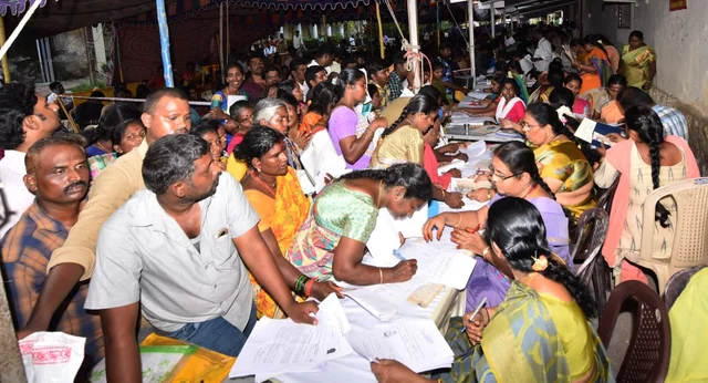 பட்டதாரிகள்
