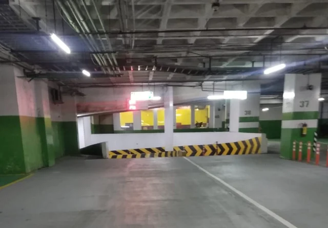 ராயப்பேட்டையில் உள்ள மால்