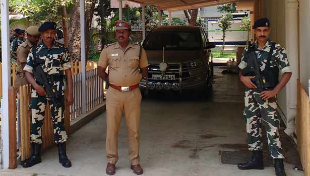 பன்னீர்செல்வம் வீட்டுக்கு மத்திய மத்திய போலீஸ் பாதுகாப்பு