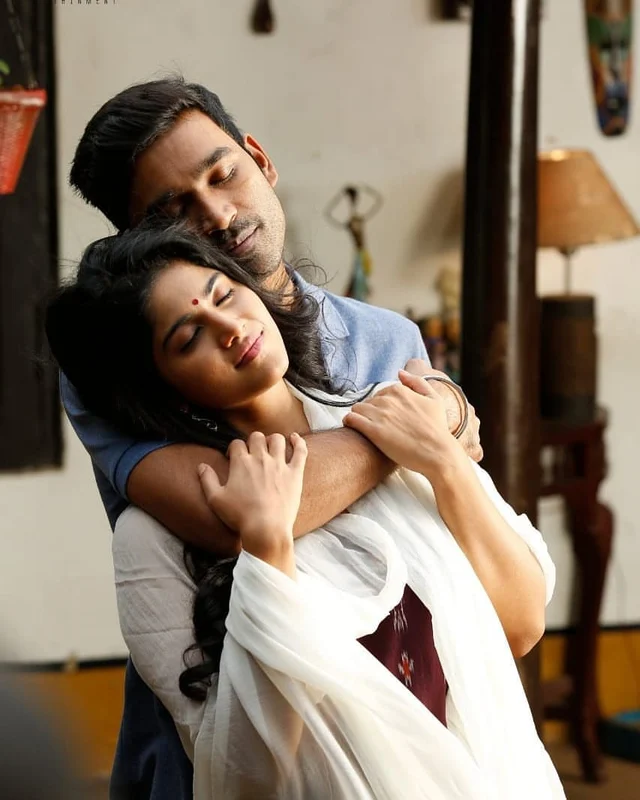 Enai nokki paayum thottaa