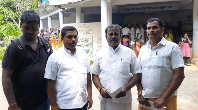 மனு அளிக்க வந்த வி.ஹெச்.பி.யினர்