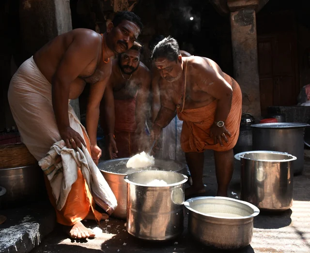 சாதம் வடிக்கப்பட்ட போது