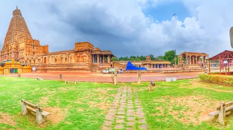 தஞ்சாவூர் பெரியகோயில்