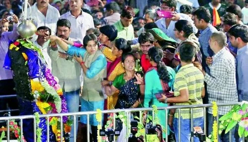 சனி பகவான் கோயிலில் திருப்தி