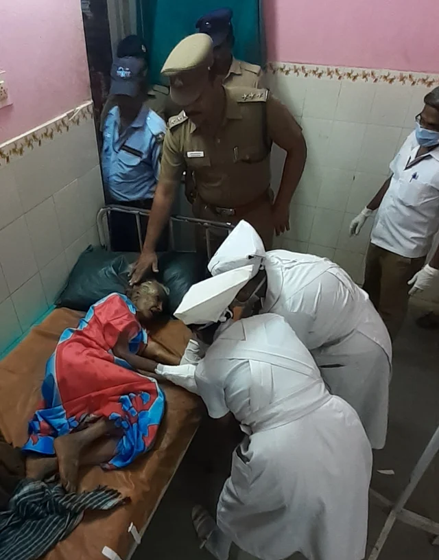 ஆறுதல் கூறிய டி.எஸ்.பி