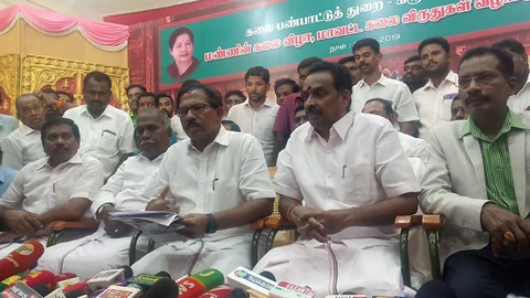 அமைச்சர் பாண்டியராஜன்