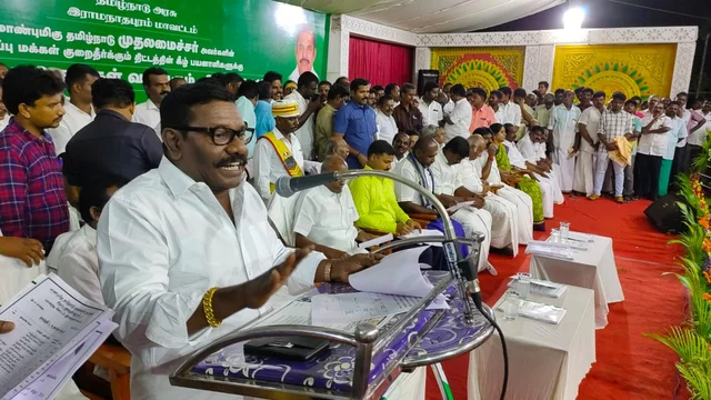 விழாவில் பேசிய கருணாஸ்