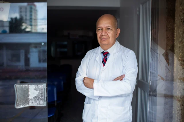 Dr. Miguel Parra-Saavedra