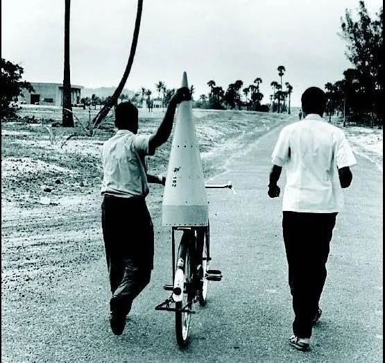 ராக்கெட் ஏவுதளம்.