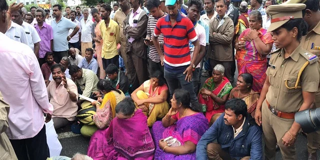 சாலைமறியல்