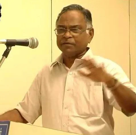 பேராசிரியர் கருணானந்தன்
