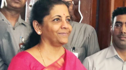 நிதியமைச்சர் நிர்மலா சீதாராமன்
