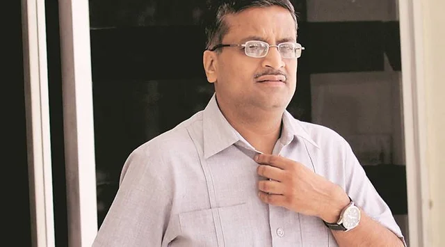 `நேர்மையின் பரிசு அவமானம்'- 28 ஆண்டுகளில் 53-வது டிரான்ஸ்ஃபர் வாங்கிய ஐஏஎஸ் அதிகாரி அசோக்!