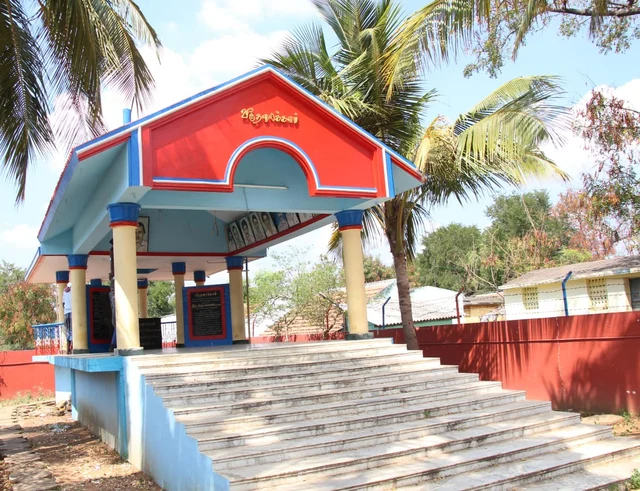 மேலவளவு நினைவிடம்