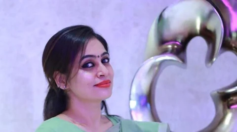 சோனாலி பிரதீப்