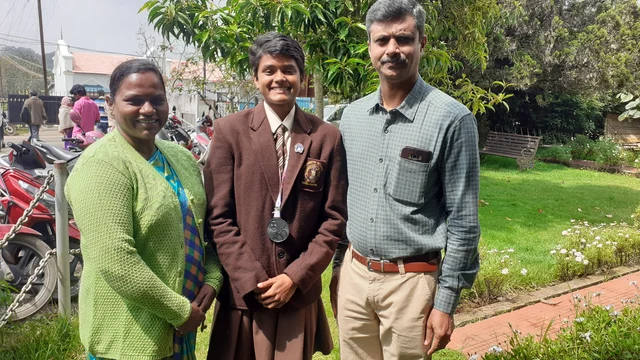 Sharon Mariya With parents