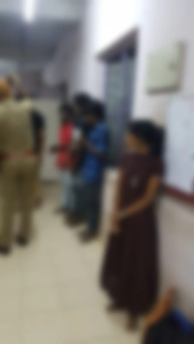 சமூக வலைதளங்களில் பரவும் போட்டோ