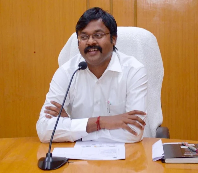 விஜய கார்த்திகேயன் ஐ.ஏ.எஸ்.