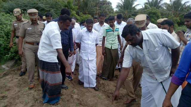 தேவாரத்தில் ஓ.பி.எஸ்