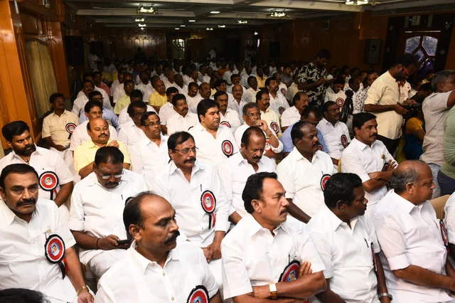 அ.ம.மு.க கூட்டம்