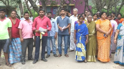 பணம் கொடுத்து ஏமாந்த மக்கள்