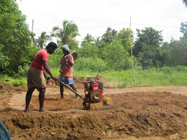 வீடு கட்டும் பணி