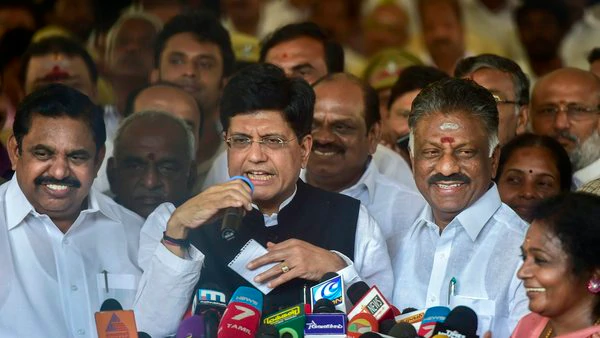 பியூஸ் கோயலுடன் பன்னீர்செல்வம்