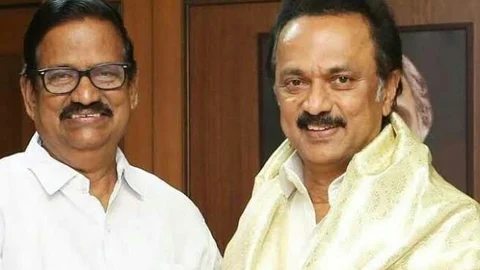 கே.எஸ்.அழகிரியுடன் ஸ்டாலின்