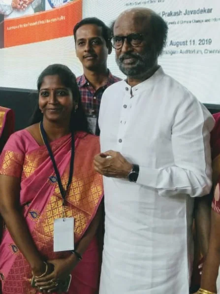 ரஜினியுடன் அருள் செல்வி எடுத்துக் கொண்ட புகைப்படம்