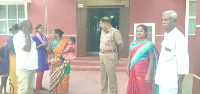 காவல் நிலையத்தில் ஒப்படைப்பு