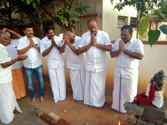 வழக்கிலிருந்து விடுதலையான ஐவர்