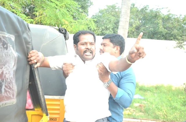 அ.தி.மு.க பிரமுகர் சக்திவேல்
