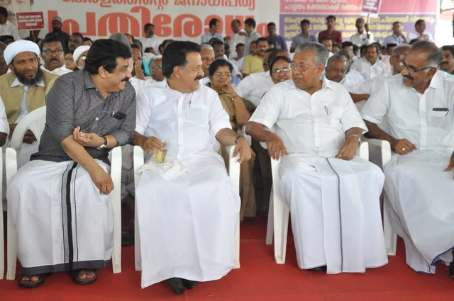 பினராயி விஜயன், ரமேஷ் சென்னிதலா