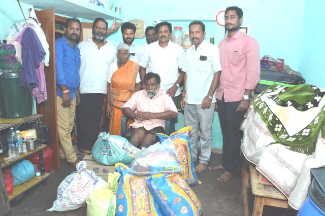 உதவிய வேலூர் ரஜினி மக்கள் மன்றம்