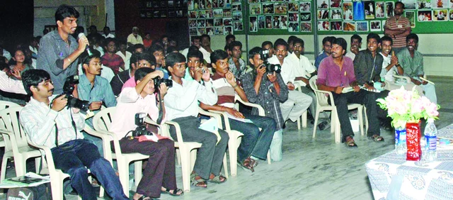 ``அப்புறம் எங்கிருந்து ட்ரீம் புராஜெக்ட் பண்றது?" - பிரச்னை பகிரும் சிம்பு #VikatanVintage