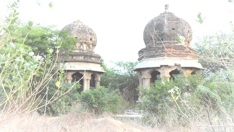ராஜா தேசிங்கு, அவரின் மனைவி ராணிபாயின் நினைவு மணிமண்டபம்