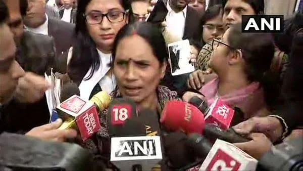 நிர்பயாவின் தாயார் ஆஷா தேவி