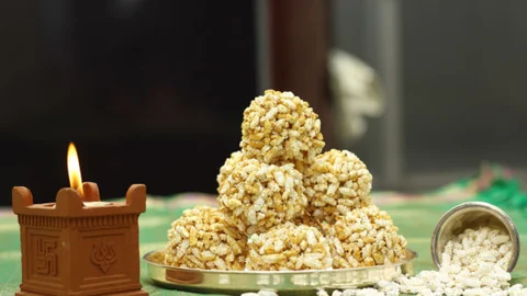 கார்த்திகைப் பொரி உருண்டை